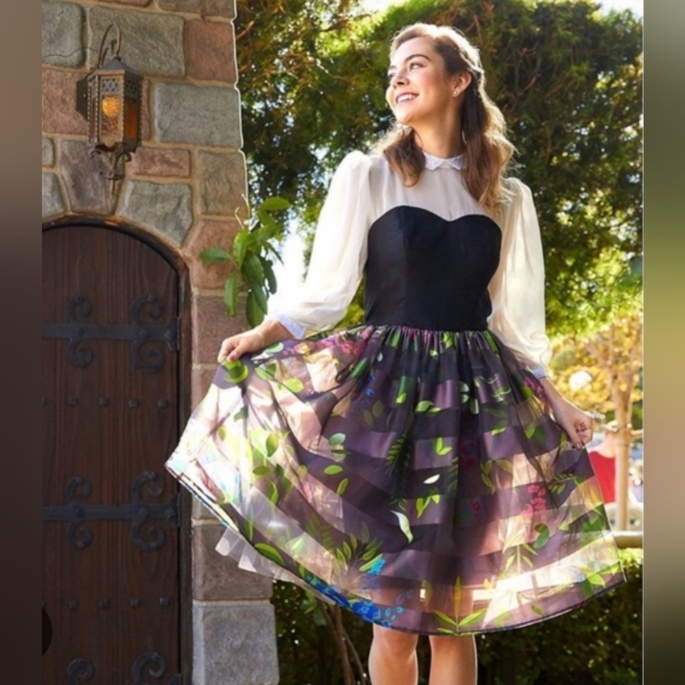 Disney Store Sleeping Beauty Briar Rose Costume Bounding Dress XL